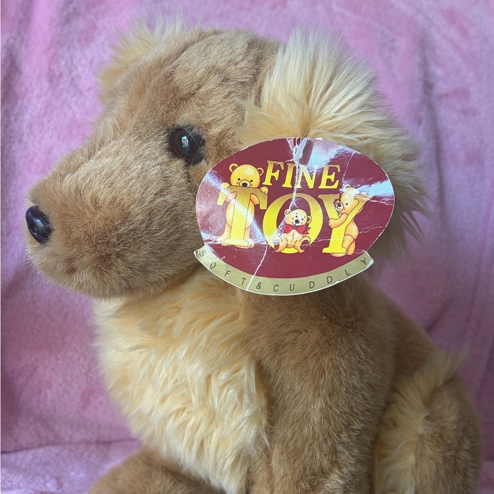 Fine toy, gorgeous BNWT golden retriever plush